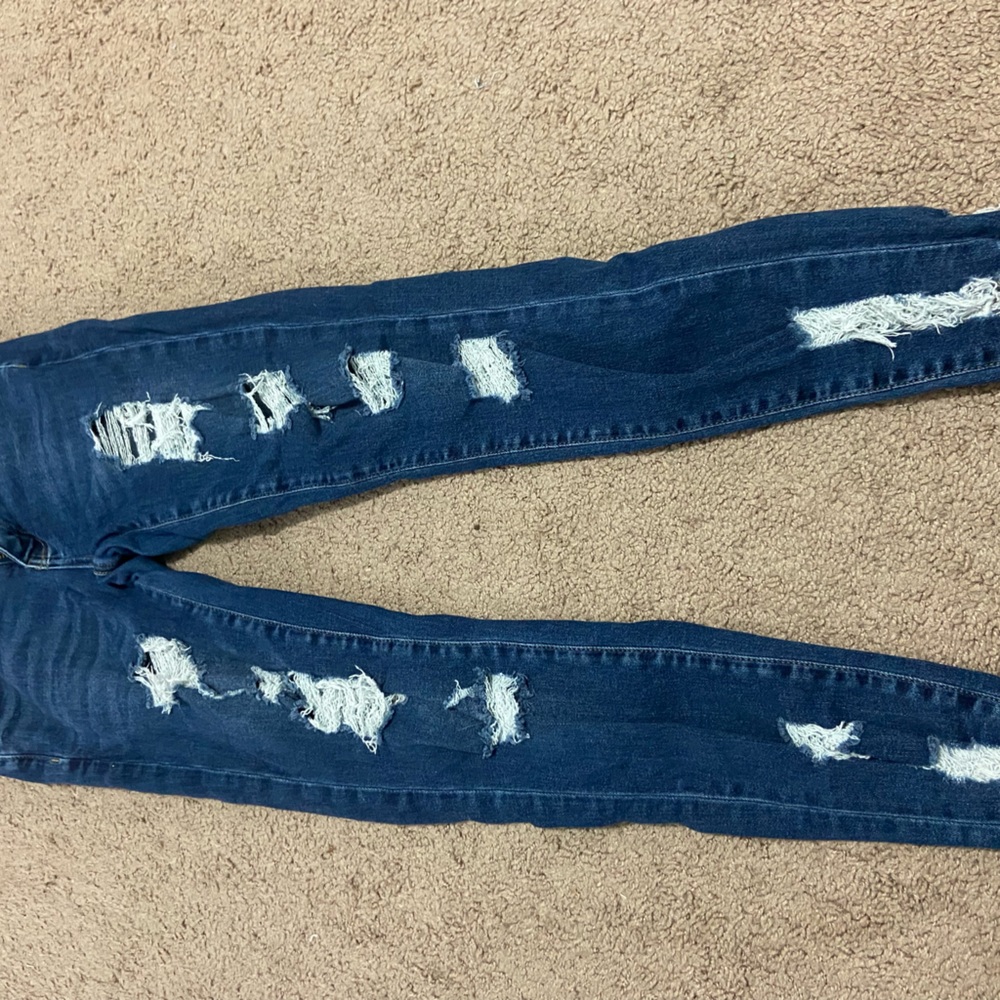 ripped american eagle skinny jeans